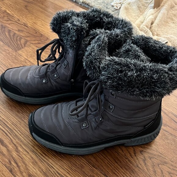 Waterproof Boots - Orthofeet Alps - Sz 9 - Worn Once - Note: No insoles - Picture 3 of 15